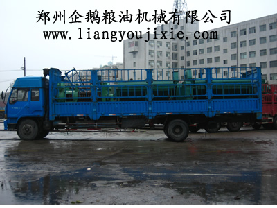 泰國客戶榨油機設(shè)備發(fā)貨現(xiàn)場