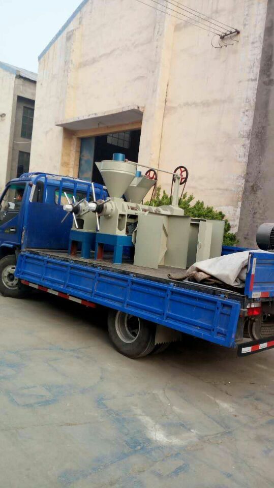 安徽五河榨油機(jī)設(shè)備發(fā)貨現(xiàn)場(chǎng)(圖2)