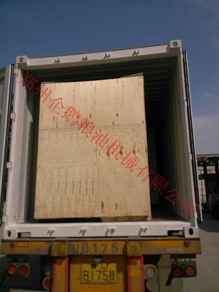 鄭州企鵝出口的榨油機(jī)發(fā)貨啦！(圖3)