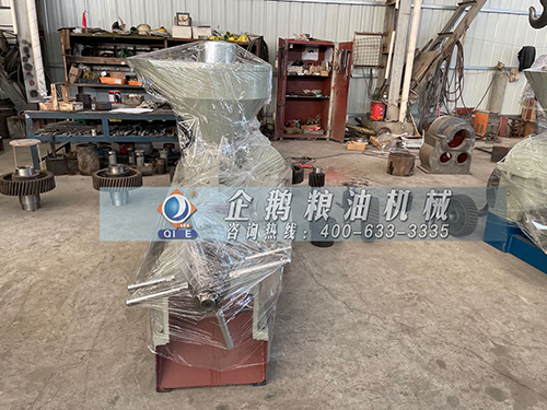 菜籽榨油機(jī)