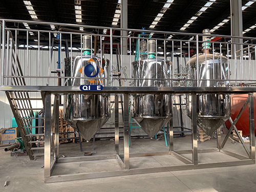 精煉油設(shè)備的選擇與配置看看鄭州企鵝如何建議